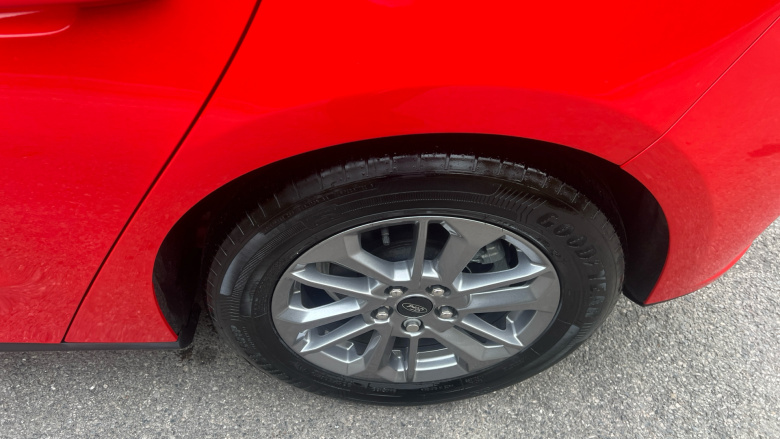 Ford Focus 1.0 EcoBoost Hybrid mHEV Titanium 5dr Auto Petrol Hatchback